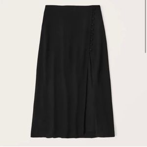 NWOT Abercrombie button front midi skirt